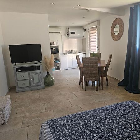 Tylyan Villa Le Thor Bagian luar foto
