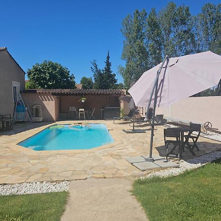 Tylyan Villa Le Thor Bagian luar foto