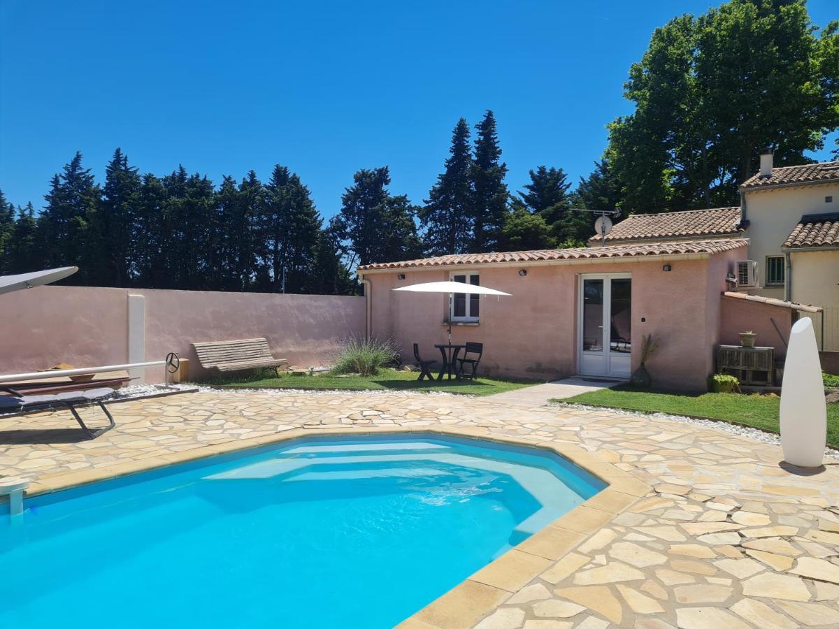 Tylyan Villa Le Thor Bagian luar foto