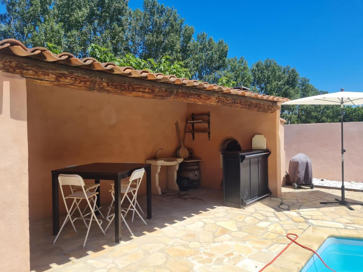 Tylyan Villa Le Thor Bagian luar foto