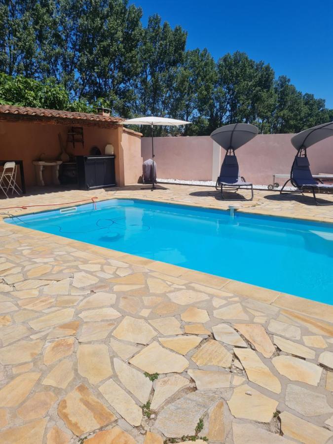 Tylyan Villa Le Thor Bagian luar foto