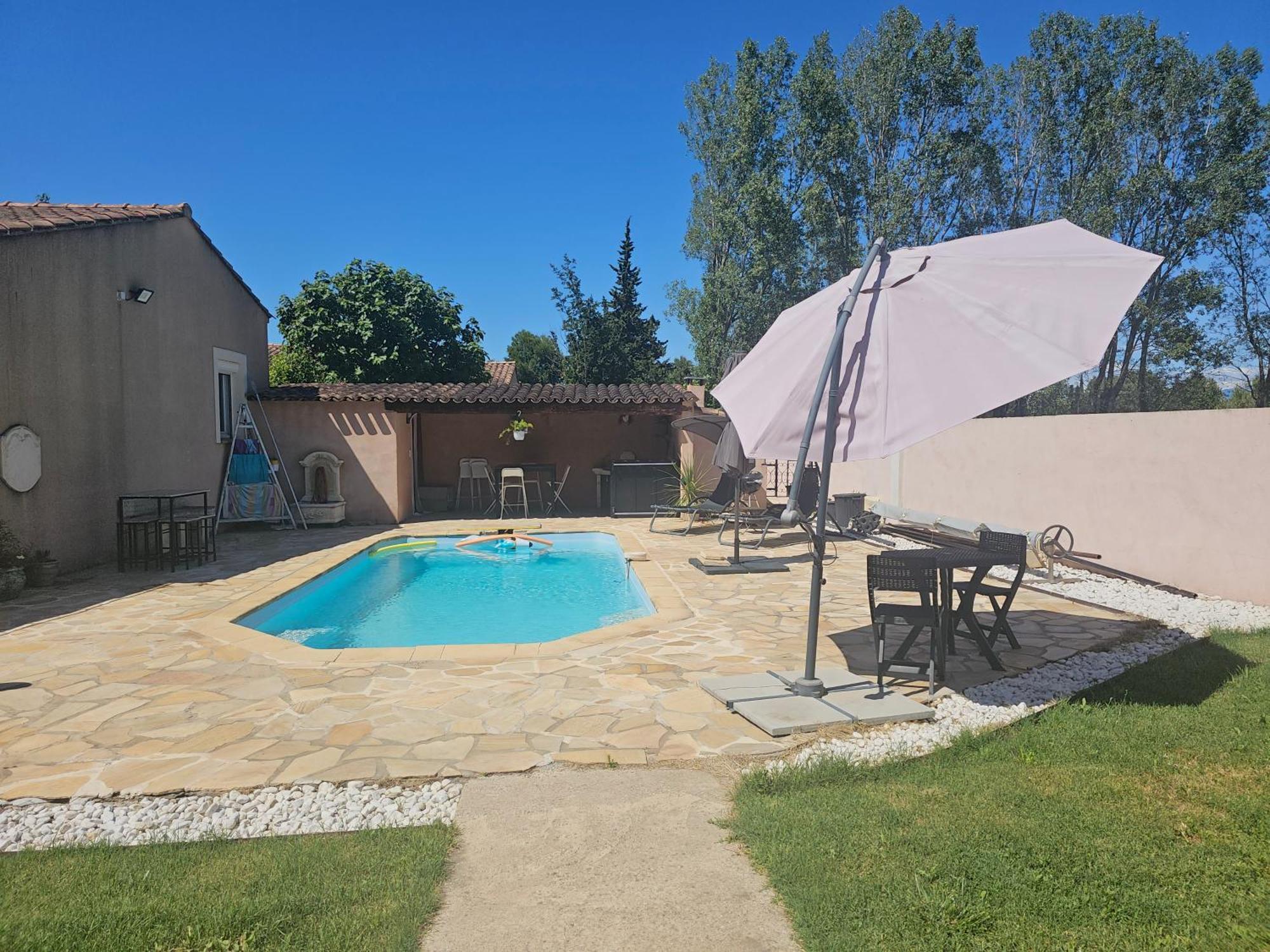 Tylyan Villa Le Thor Bagian luar foto